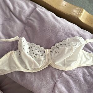 White lace bra
